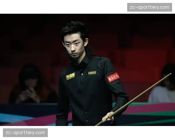 吴宜泽前四轮两度4比0横扫 进攻端稳定输出展现冠军潜力